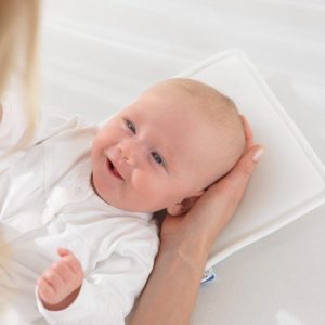 Yenidoğan Bebekler İçin Yastık Kullanımı