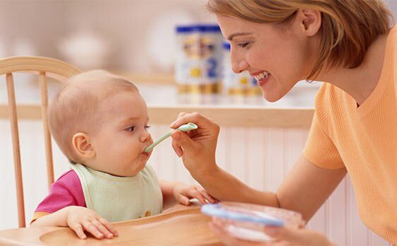 bebeklerde ek gıdaya ne zaman geçilmelidir 1