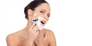 Kadınlarda Aşırı Tüylenmenin Sebepleri ve Tedavisi